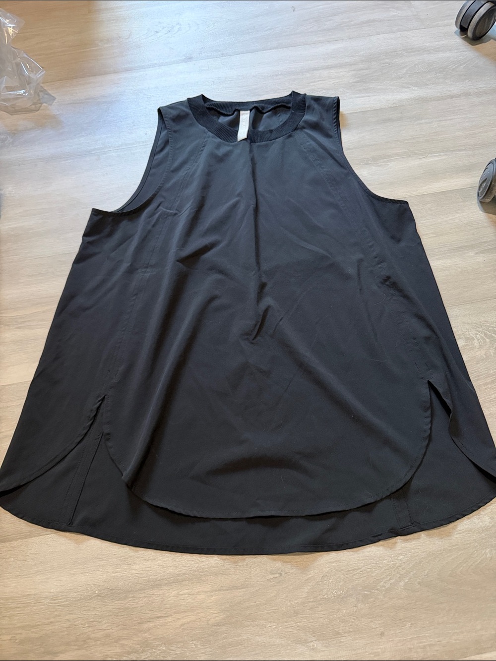 Athleta Black Sleeveless Scoop-Hem Tank Top